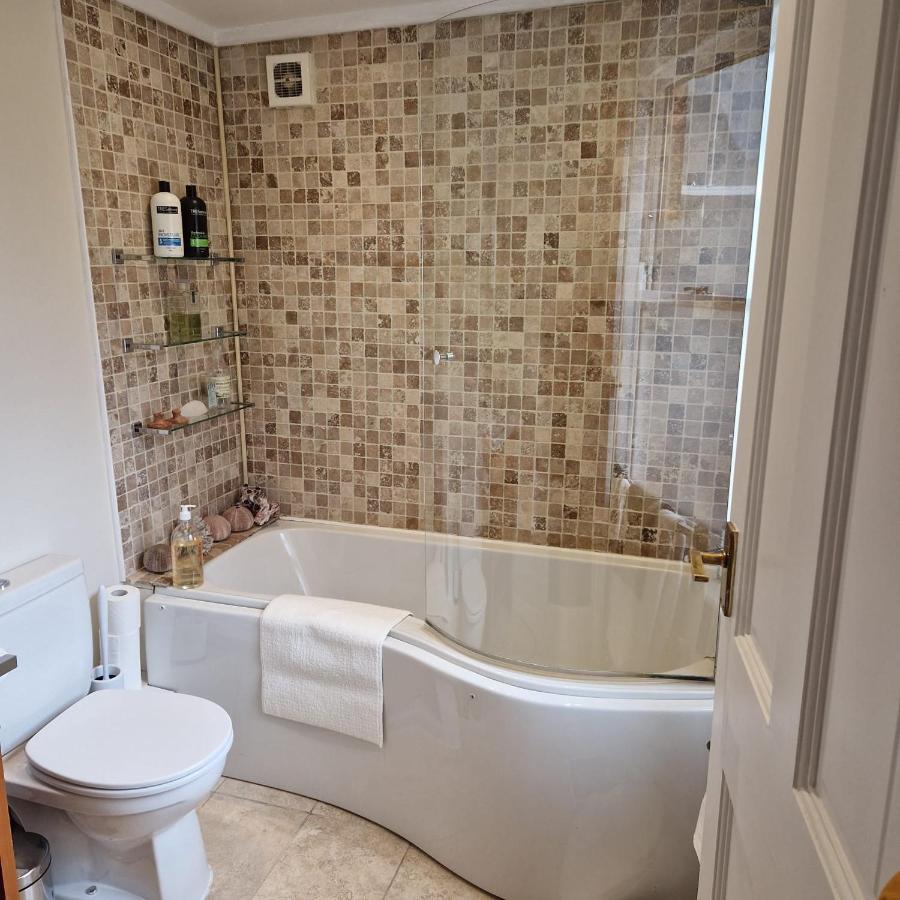 Colourful 2 Bed 2 Bath Tooting House Appartement Londen Buitenkant foto