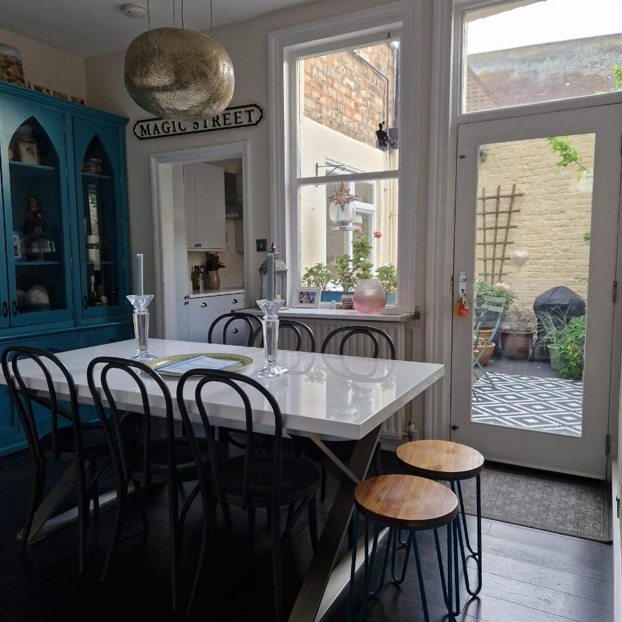 Colourful 2 Bed 2 Bath Tooting House Appartement Londen Buitenkant foto