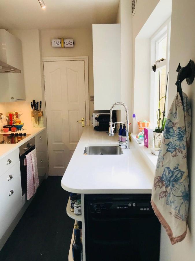 Colourful 2 Bed 2 Bath Tooting House Appartement Londen Buitenkant foto